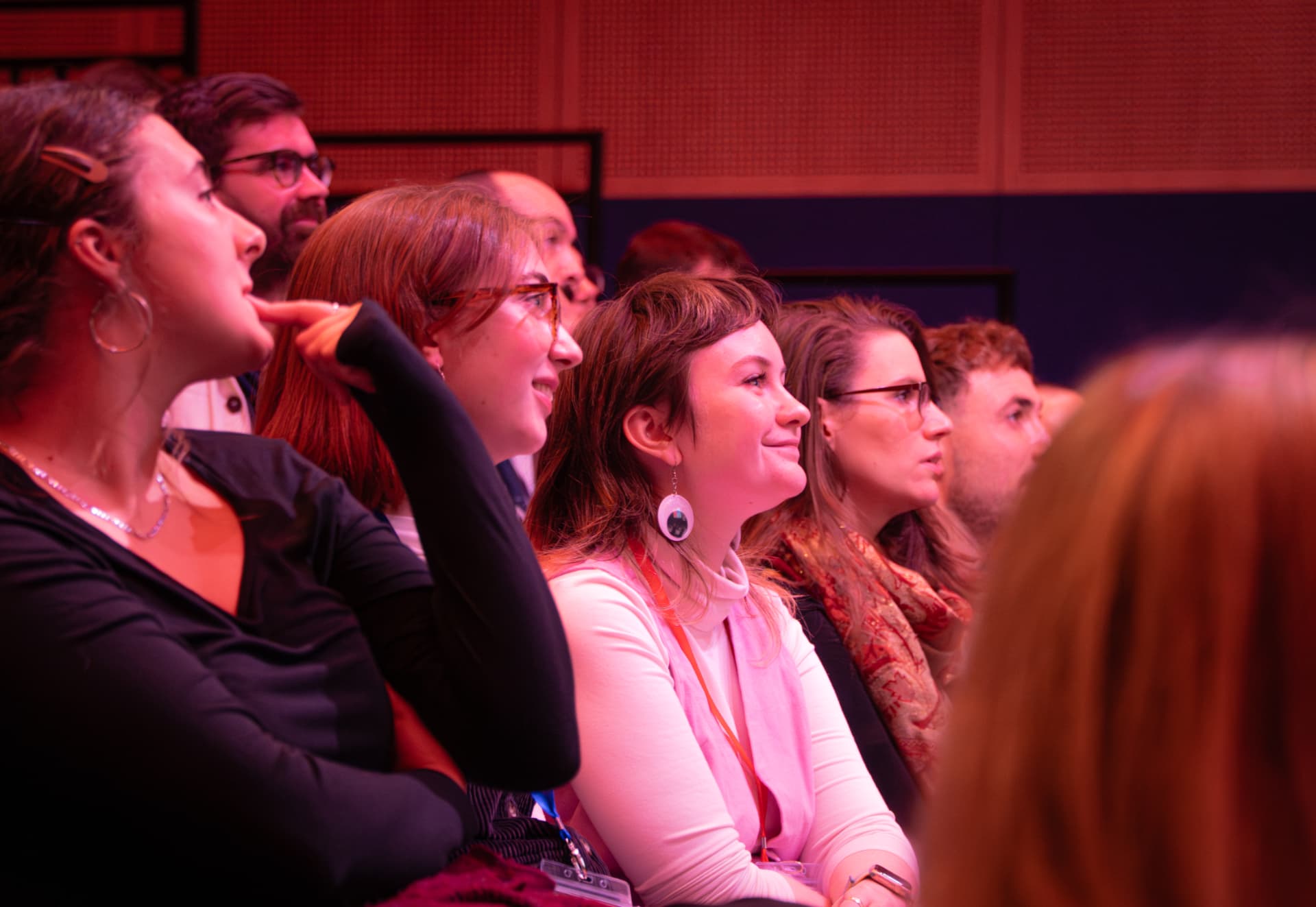 Audience at an Às Ùr event